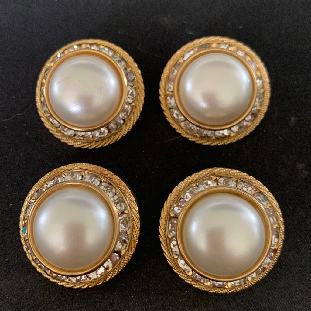 4 Buttons